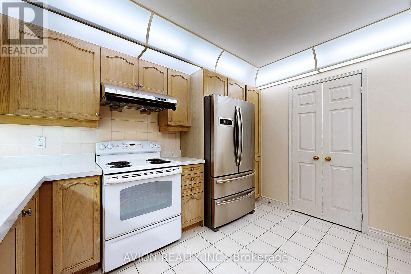 713 - 168 Bonis Avenue, Toronto, ON - Indoor Photo Showing Kitchen