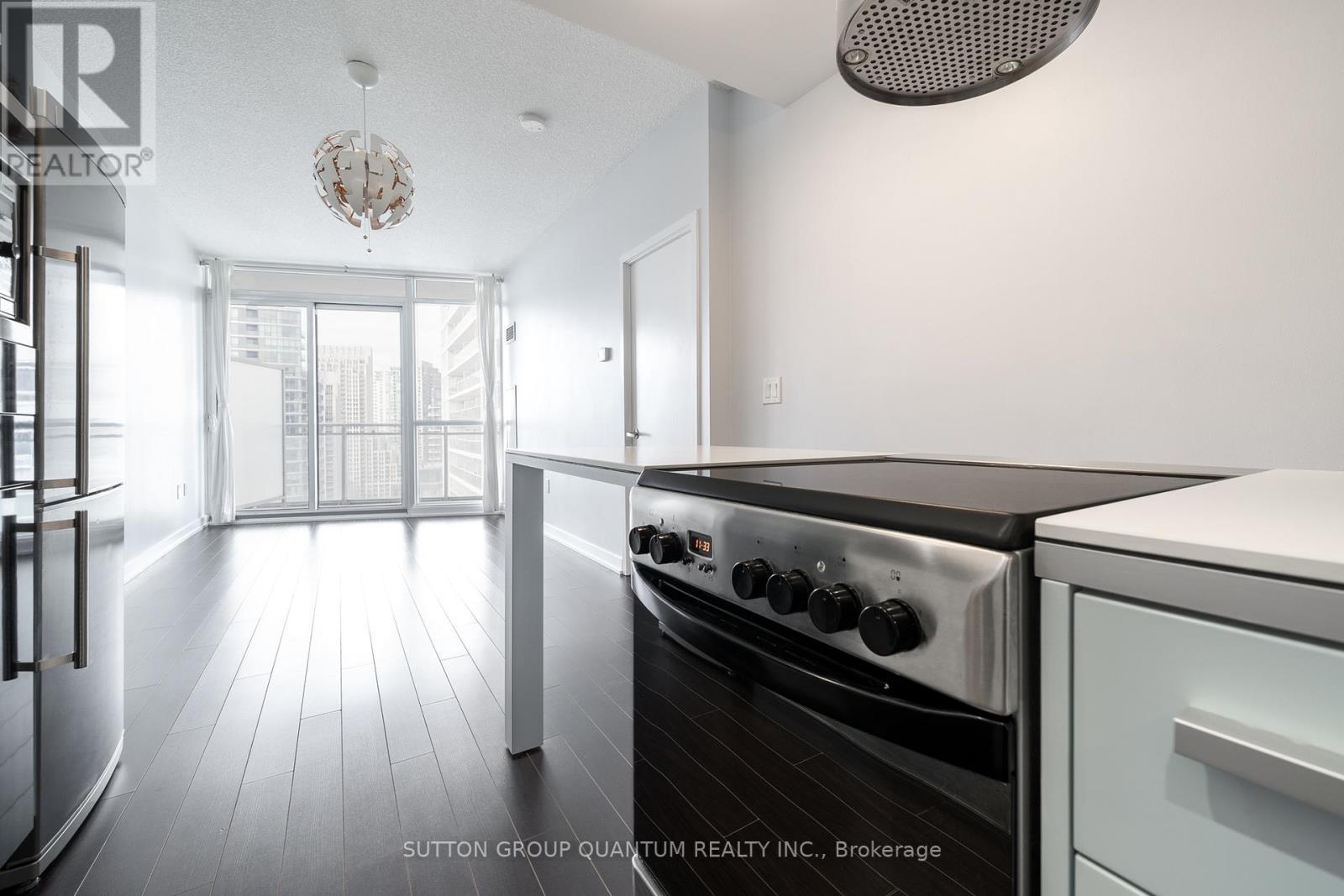 2606 - 38 Dan Leckie Way, Toronto, ON - Indoor Photo Showing Kitchen
