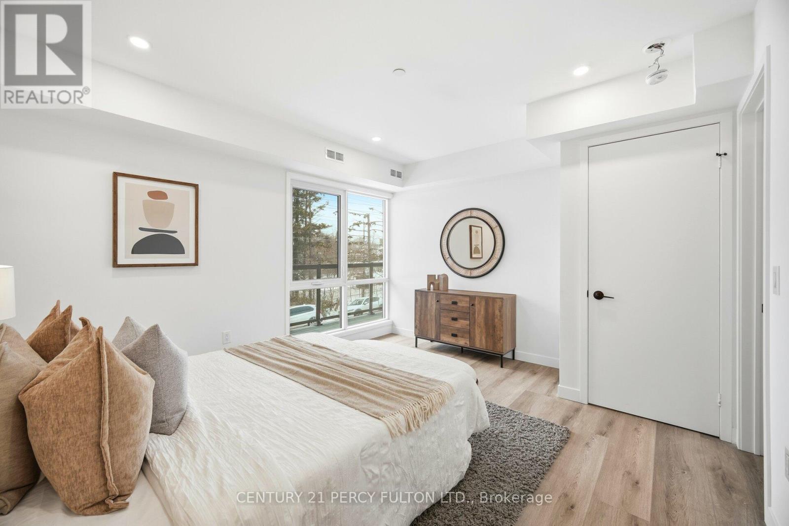201 - 61 Orchard Park Drive, Toronto, ON - Indoor Photo Showing Bedroom