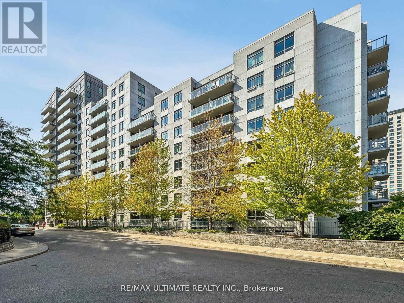 1402 - 816 Lansdowne Avenue, Toronto, ON - Outdoor With Facade
