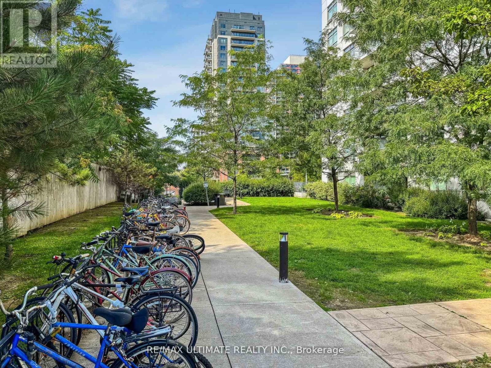 1402 - 816 Lansdowne Avenue, Toronto, ON - Outdoor