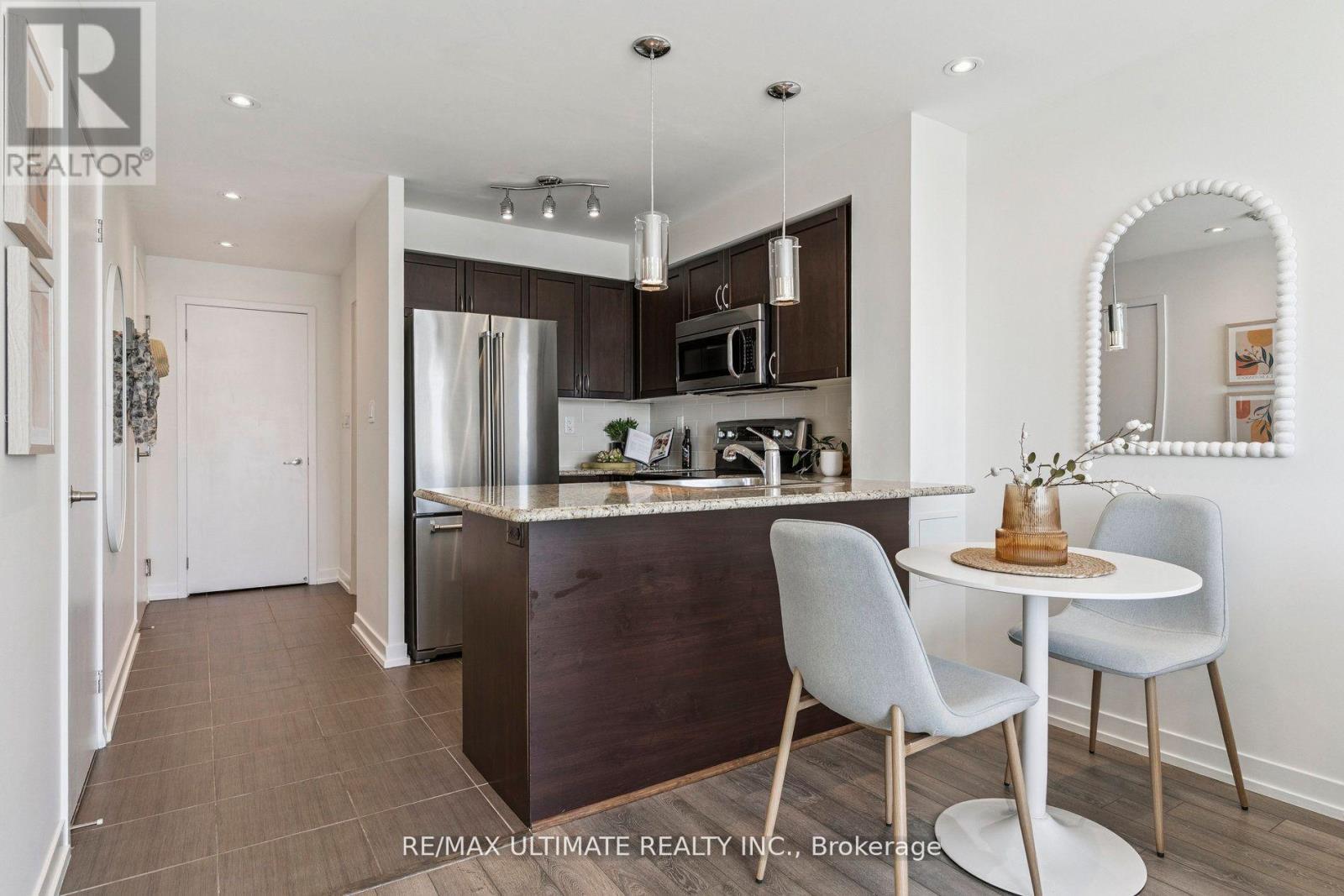 1402 - 816 Lansdowne Avenue, Toronto, ON - Indoor