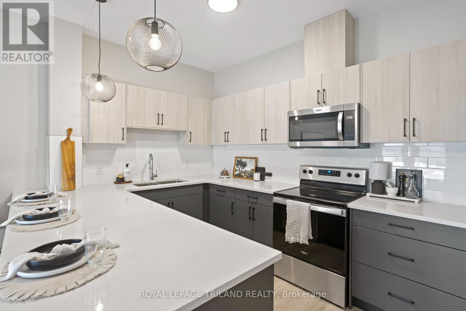 101 - 33318 Richmond Street, Lucan Biddulph (Lucan), ON