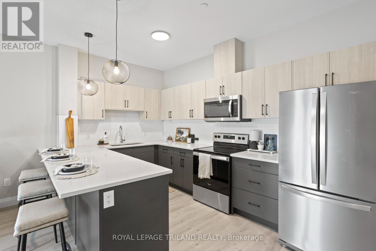 101 - 33318 Richmond Street, Lucan Biddulph (Lucan), ON