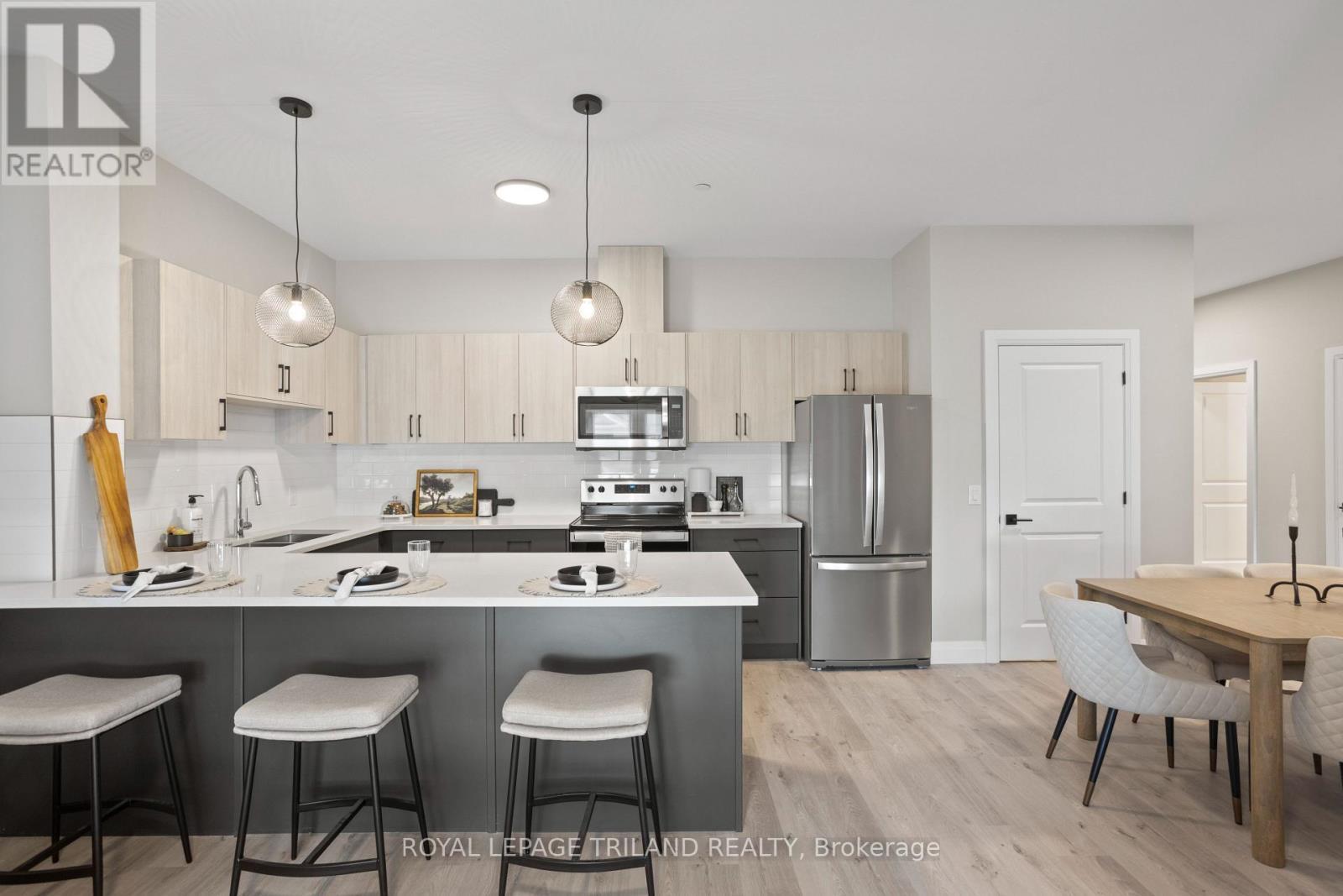 101 - 33318 Richmond Street, Lucan Biddulph (Lucan), ON