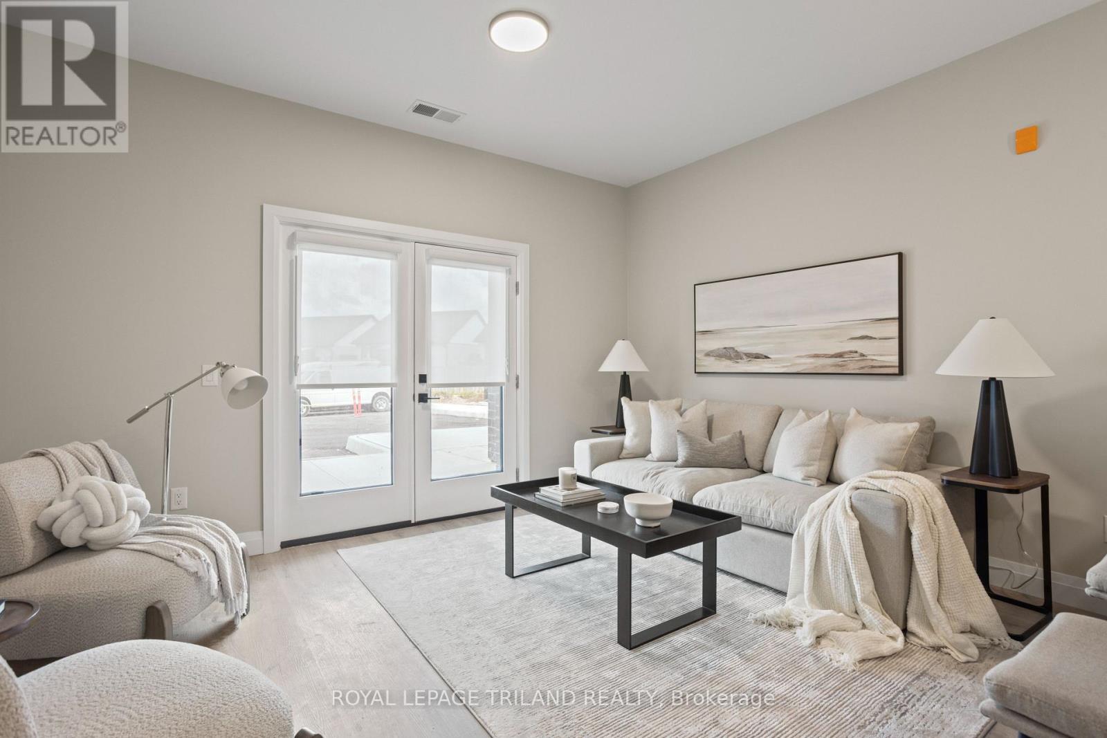 101 - 33318 Richmond Street, Lucan Biddulph (Lucan), ON