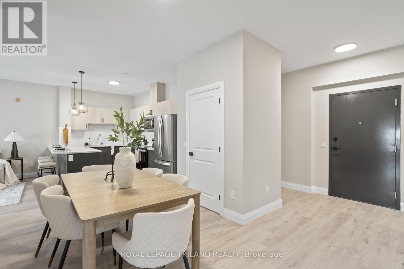 101 - 33318 Richmond Street, Lucan Biddulph (Lucan), ON