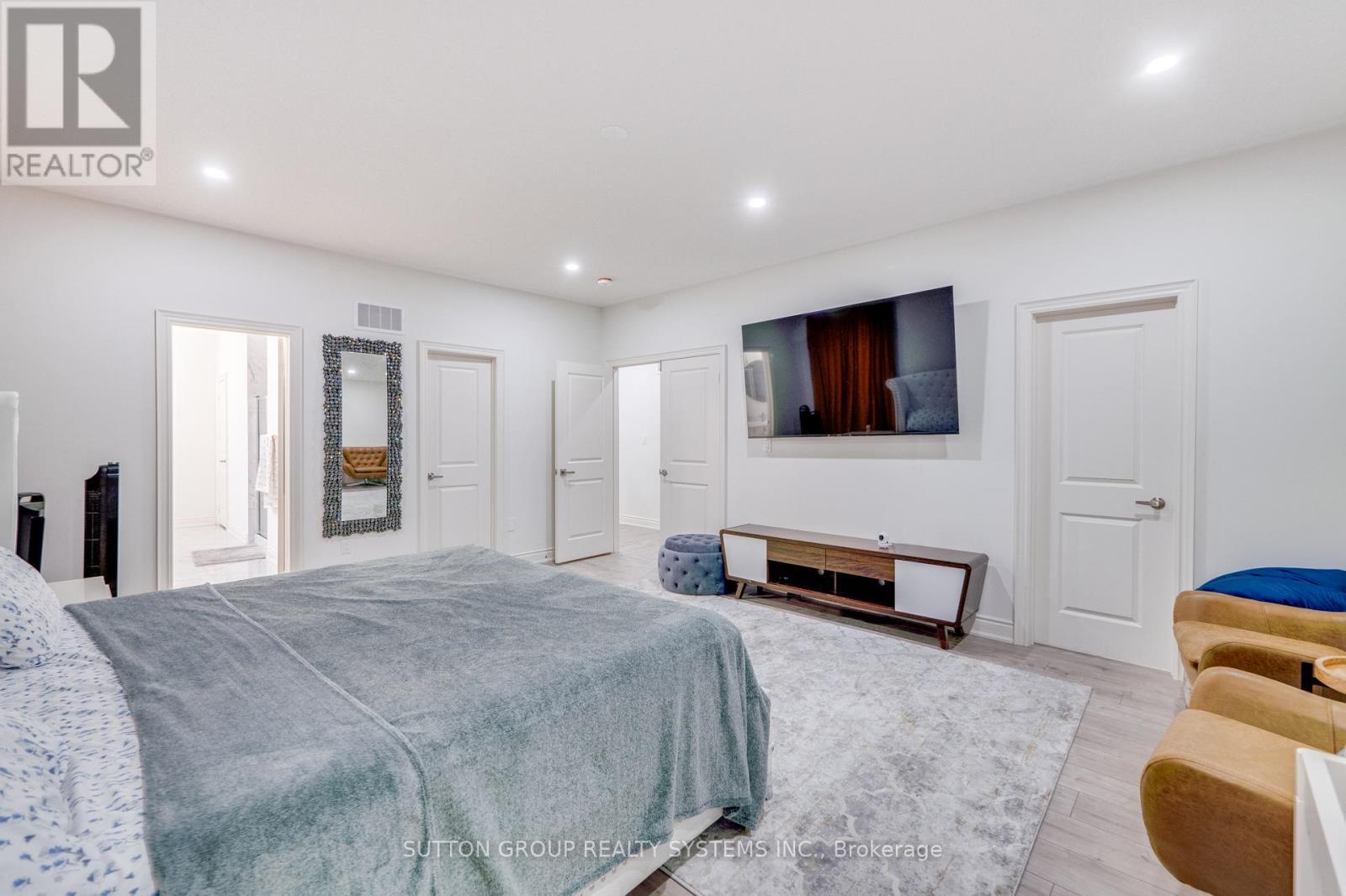 389 Humphrey Street, Hamilton, ON - Indoor Photo Showing Bedroom