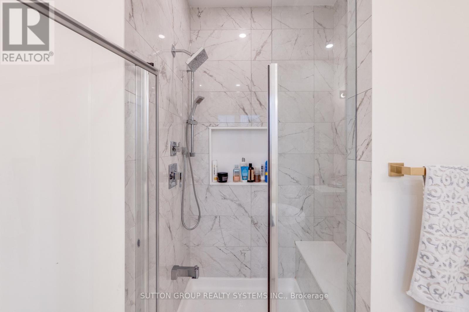 389 Humphrey Street, Hamilton, ON - Indoor Photo Showing Bathroom