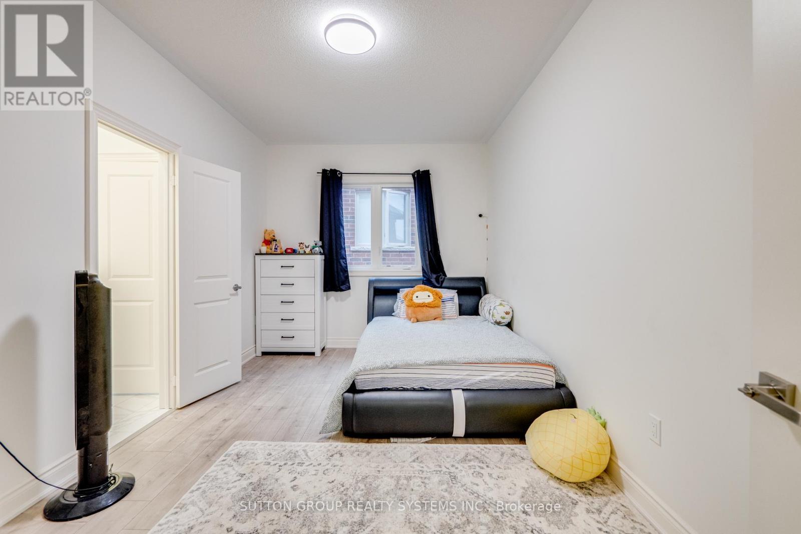 389 Humphrey Street, Hamilton, ON - Indoor Photo Showing Bedroom