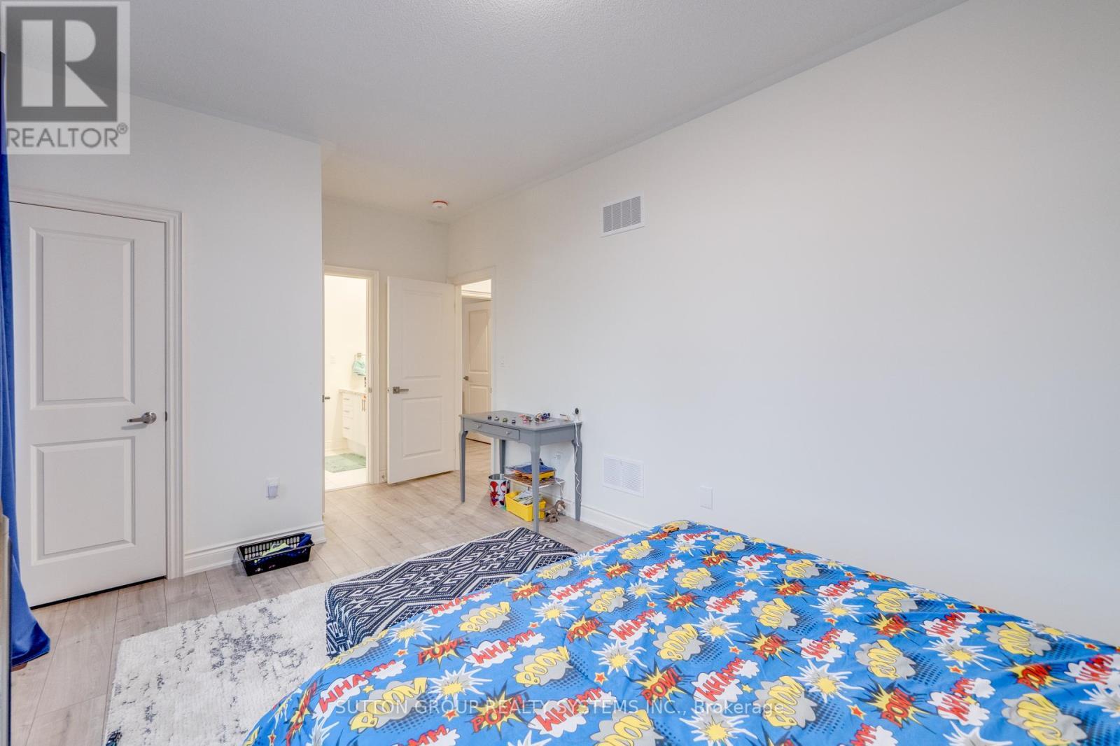 389 Humphrey Street, Hamilton, ON - Indoor Photo Showing Bedroom