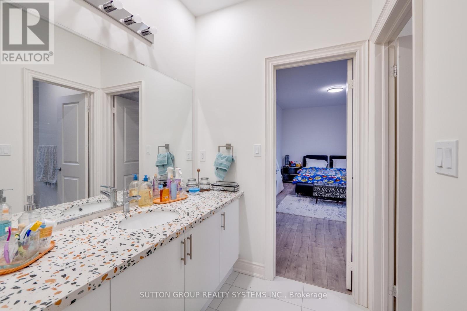 389 Humphrey Street, Hamilton, ON - Indoor Photo Showing Bathroom