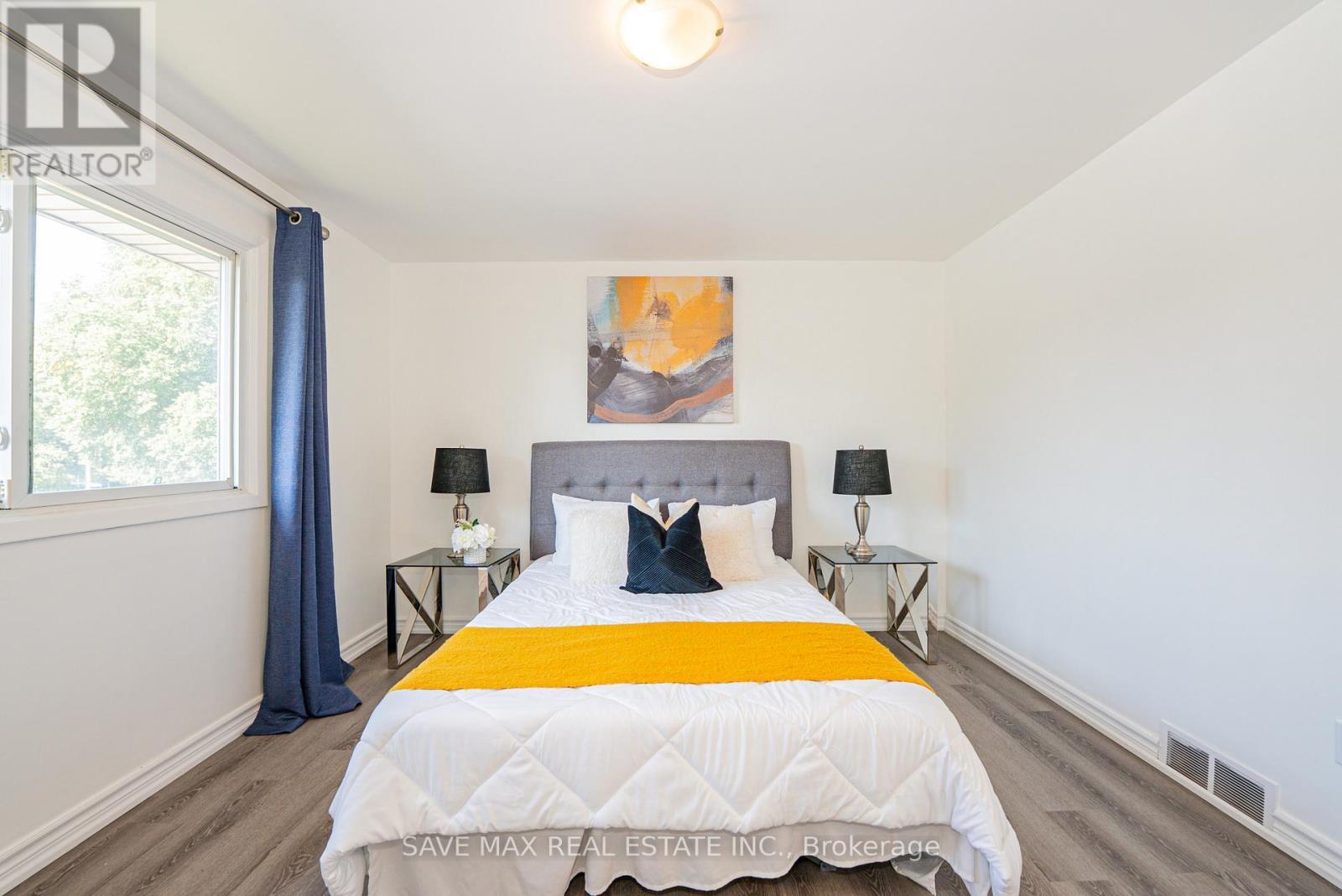 6307 Carolyn Avenue, Niagara Falls, ON - Indoor Photo Showing Bedroom