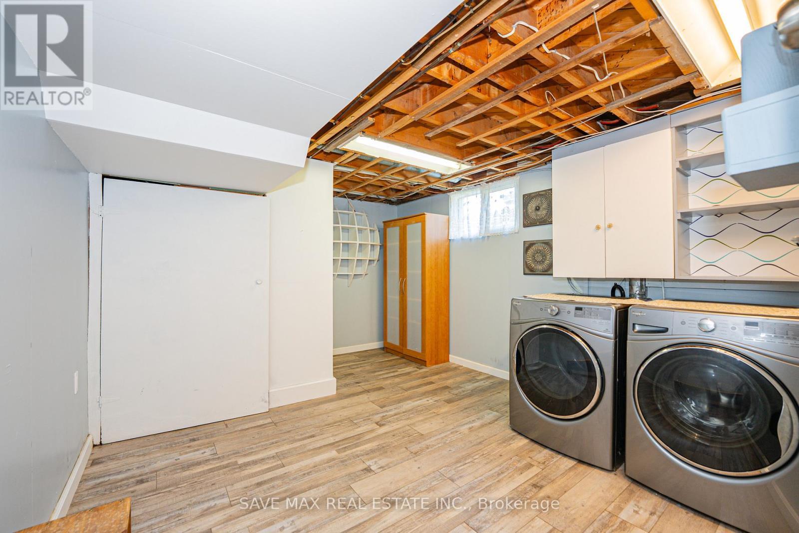 6307 Carolyn Avenue, Niagara Falls, ON - Indoor Photo Showing Laundry Room