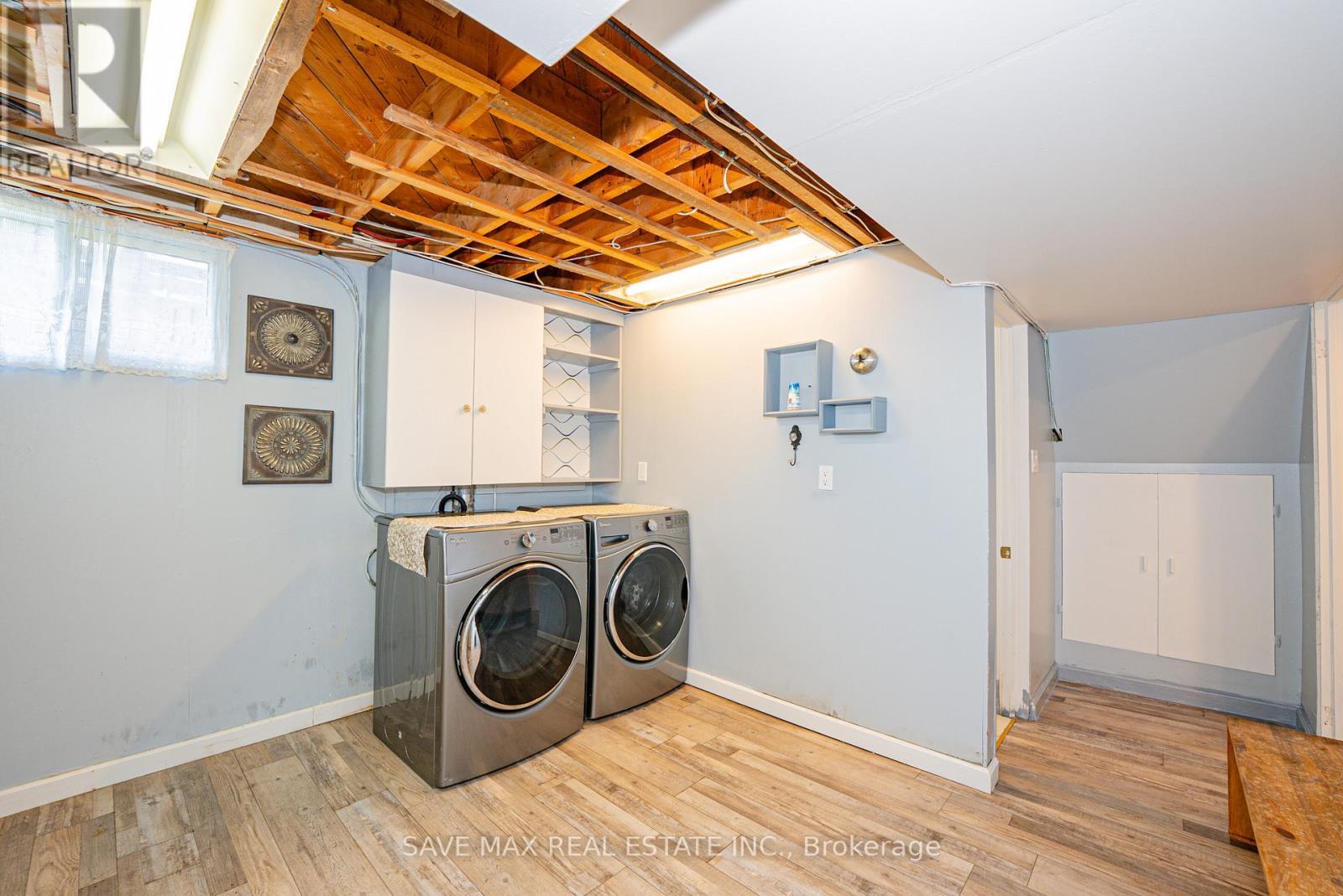 6307 Carolyn Avenue, Niagara Falls, ON - Indoor Photo Showing Laundry Room