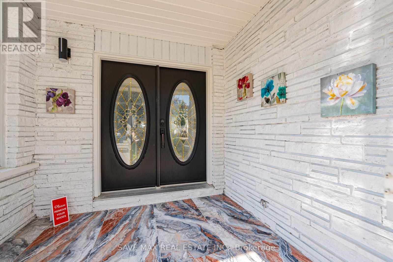 6307 Carolyn Avenue, Niagara Falls, ON - Indoor Photo Showing Other Room