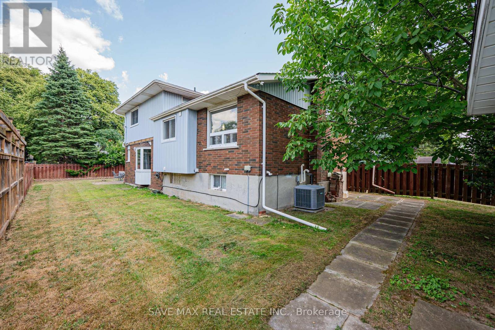 6307 Carolyn Avenue, Niagara Falls, ON - Outdoor