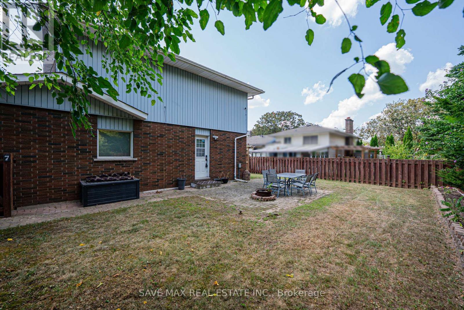 6307 Carolyn Avenue, Niagara Falls, ON - Outdoor