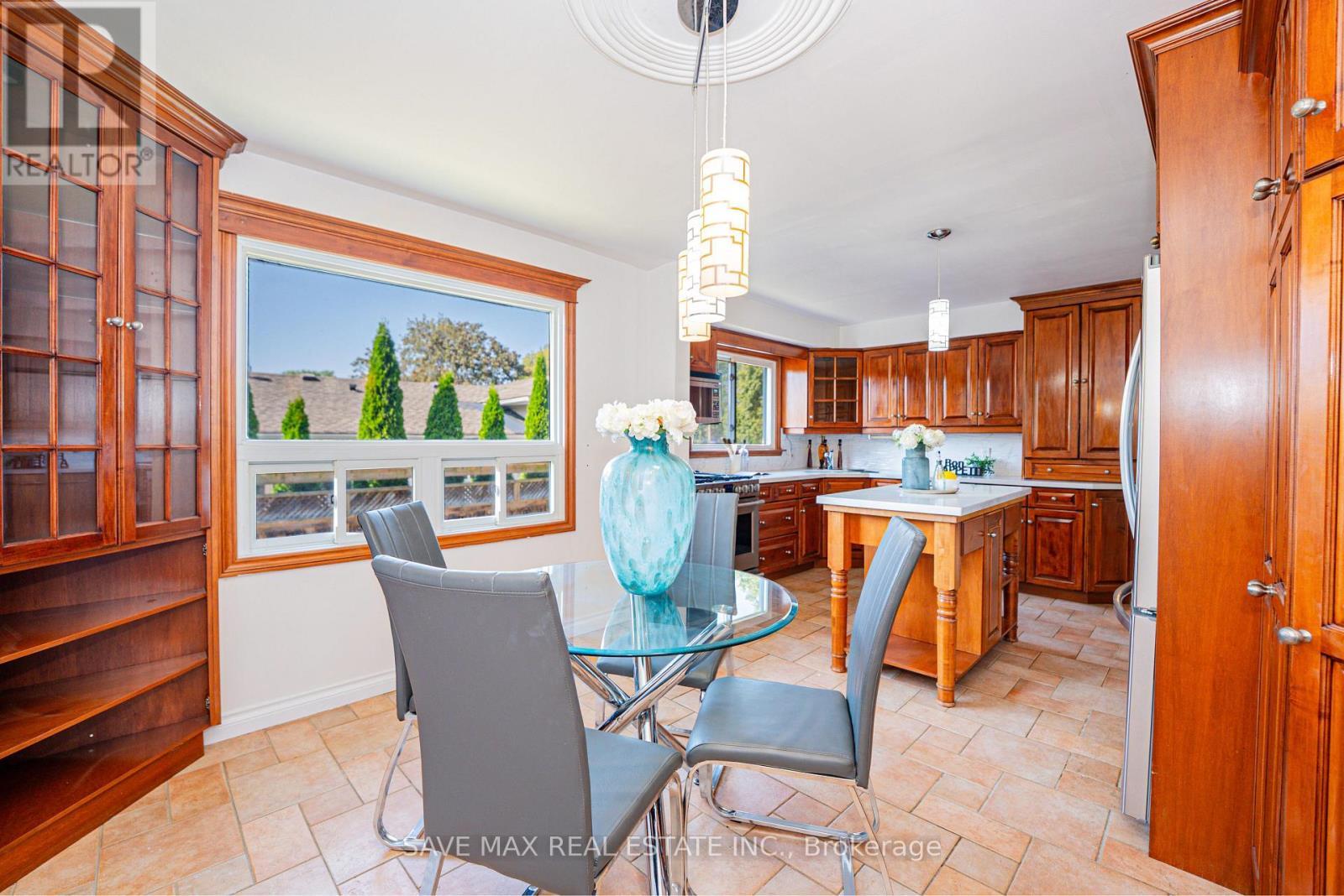 6307 Carolyn Avenue, Niagara Falls, ON - Indoor