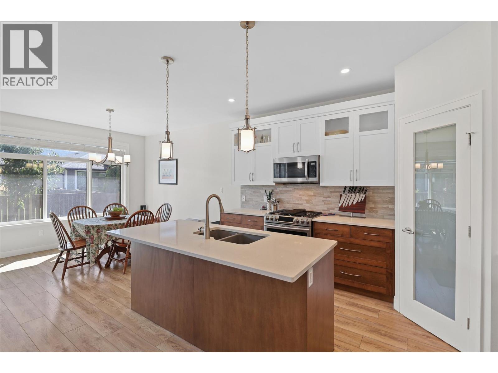 641 Shuswap Road Unit# 228, Kamloops, BC - Indoor Photo Showing Kitchen With Double Sink With Upgraded Kitchen