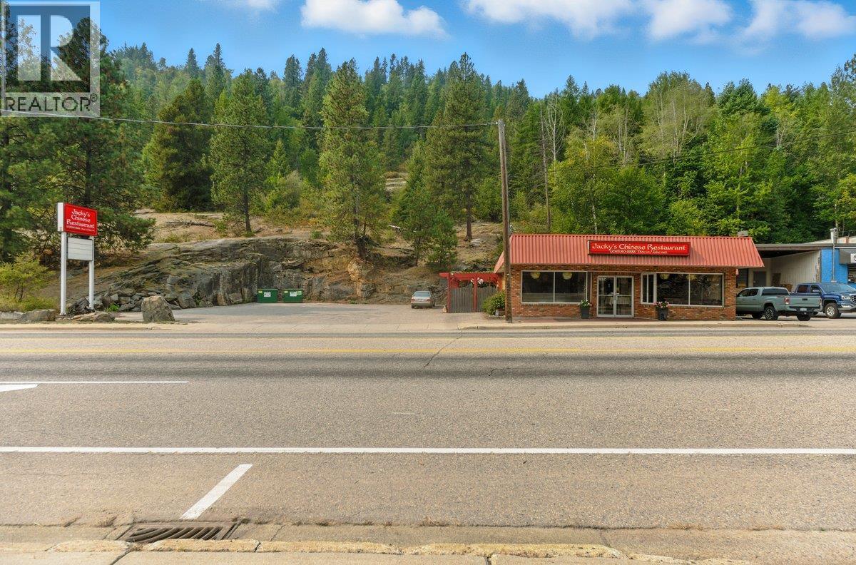 932 And 938 Columbia Avenue, Castlegar, BC
