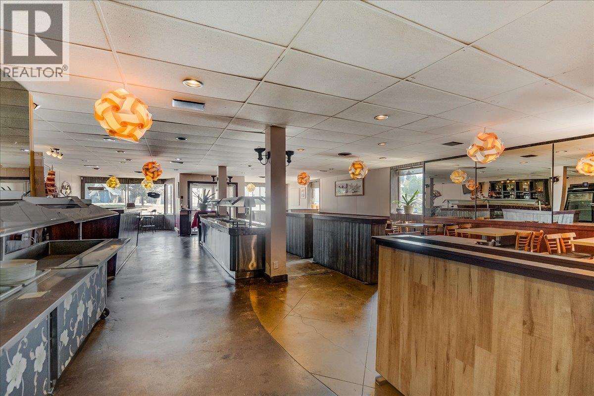 932 And 938 Columbia Avenue, Castlegar, BC