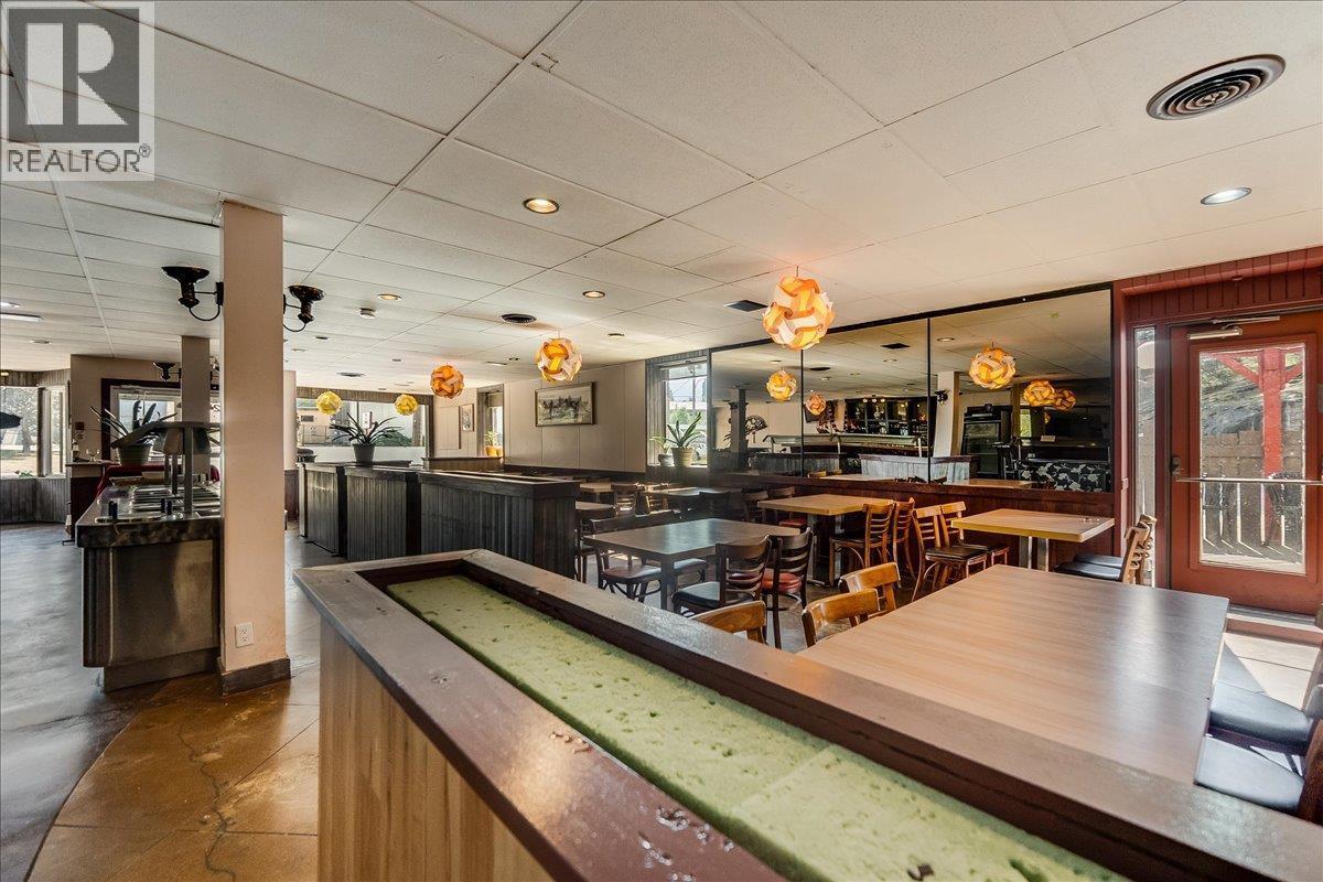 932 And 938 Columbia Avenue, Castlegar, BC