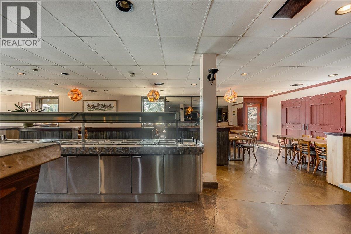 932 And 938 Columbia Avenue, Castlegar, BC