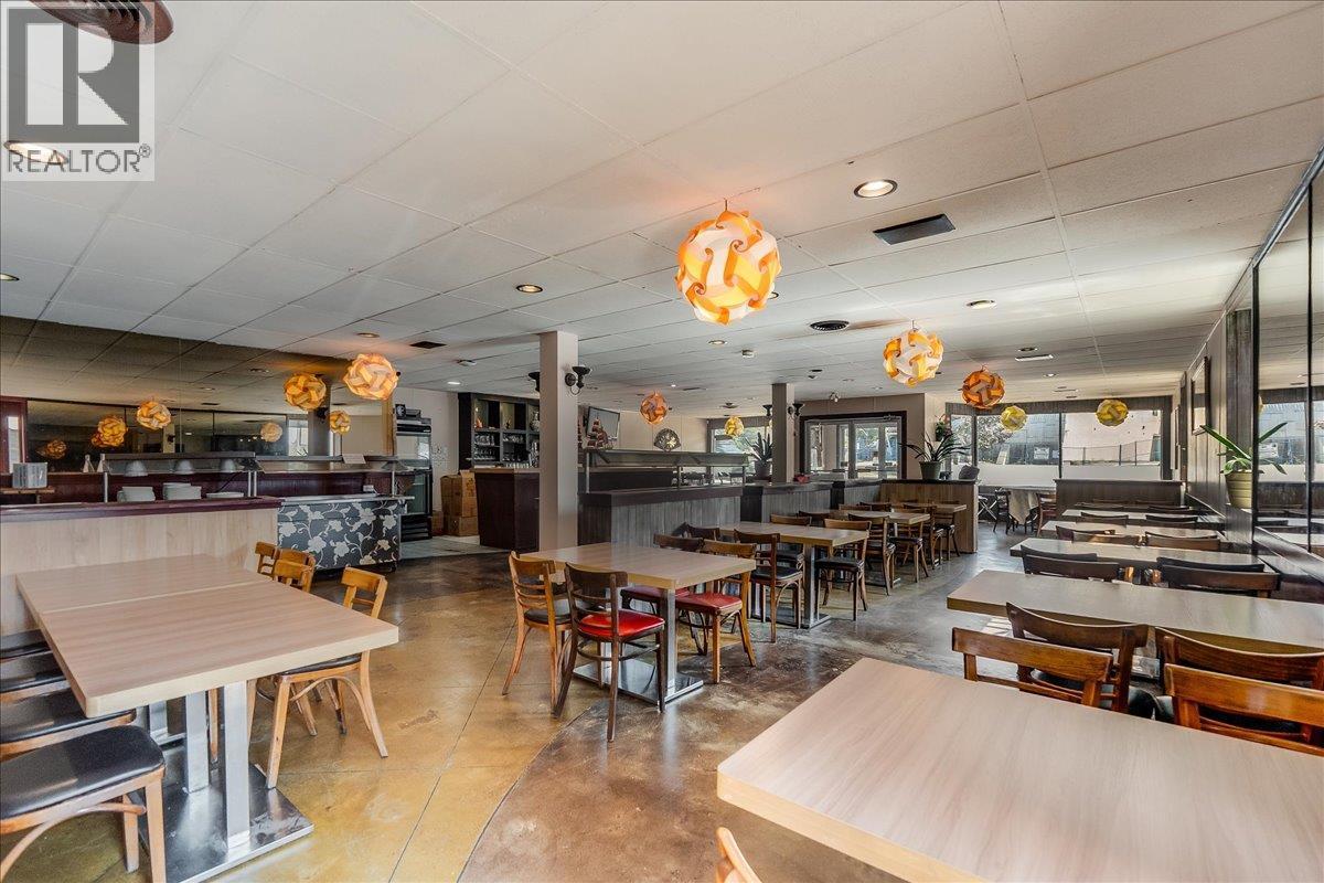 932 And 938 Columbia Avenue, Castlegar, BC