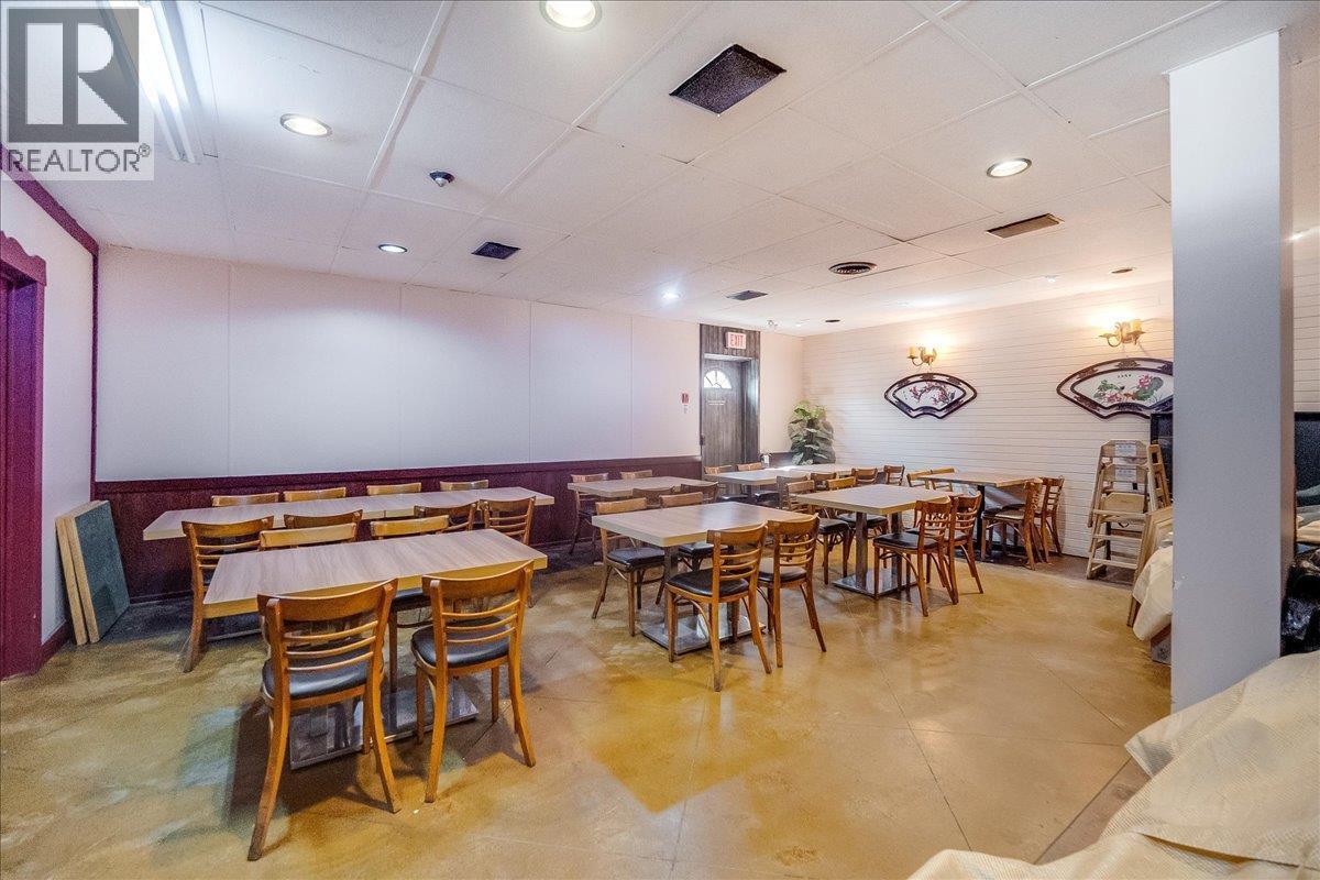 932 And 938 Columbia Avenue, Castlegar, BC