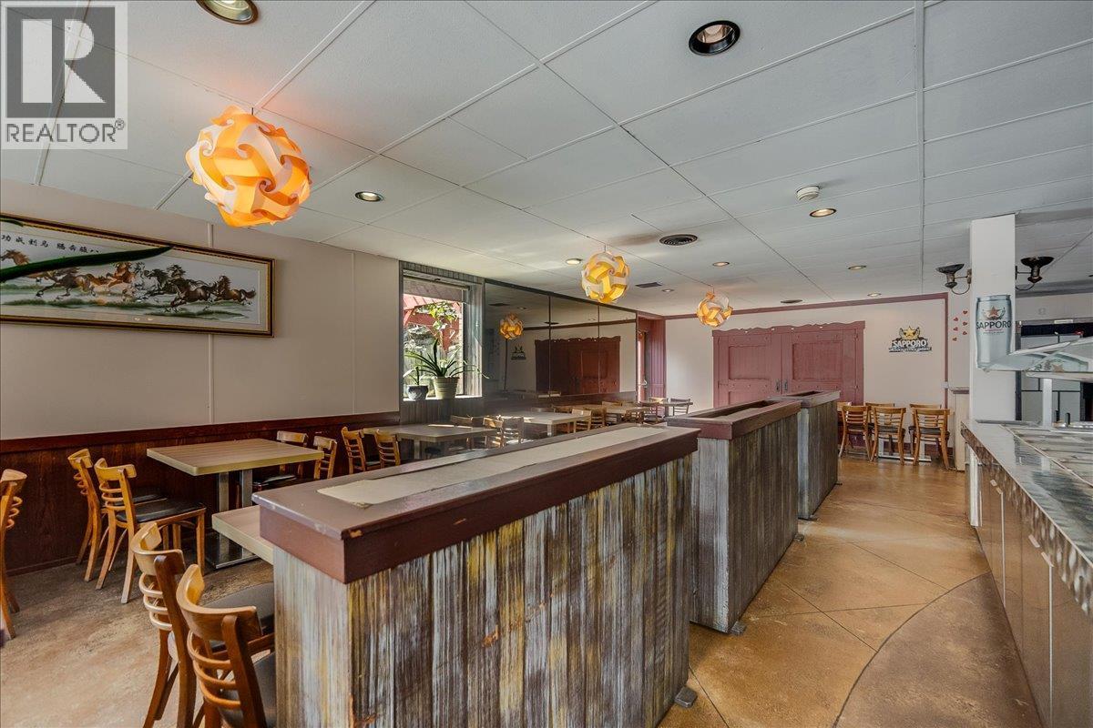 932 And 938 Columbia Avenue, Castlegar, BC