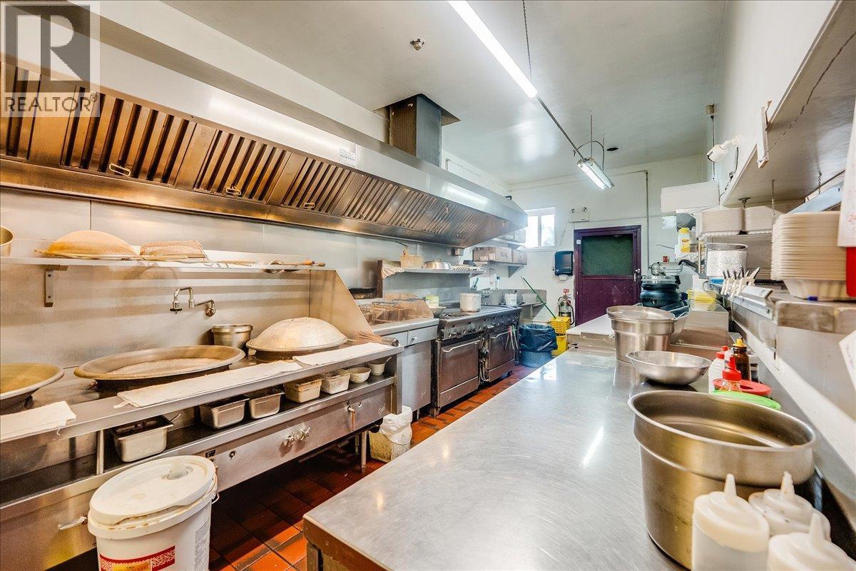 932 And 938 Columbia Avenue, Castlegar, BC