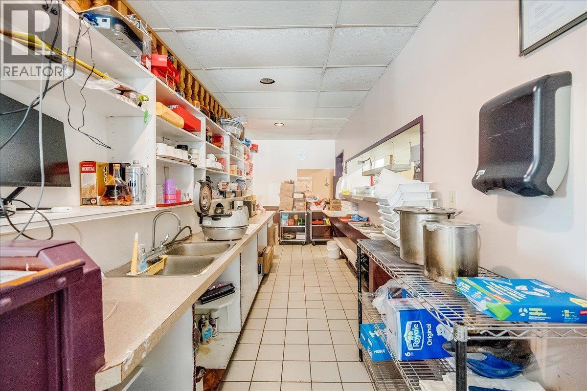 932 And 938 Columbia Avenue, Castlegar, BC