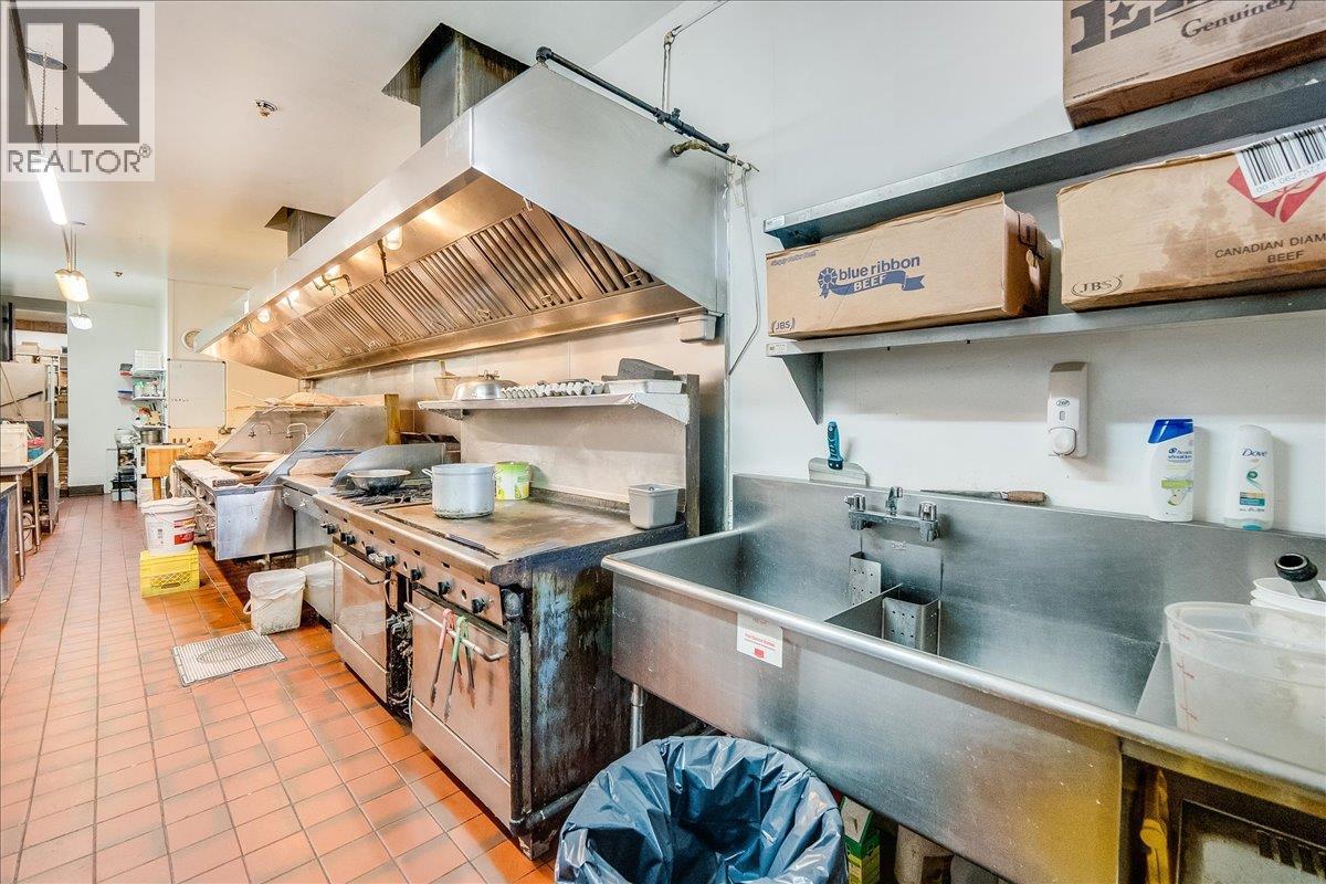 932 And 938 Columbia Avenue, Castlegar, BC