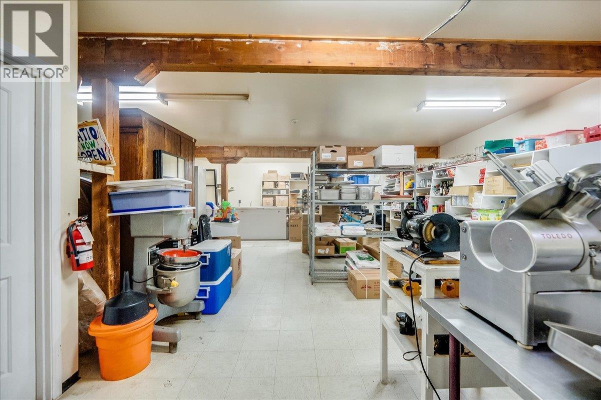 932 And 938 Columbia Avenue, Castlegar, BC