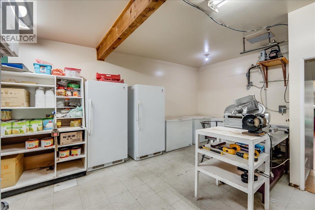 932 And 938 Columbia Avenue, Castlegar, BC