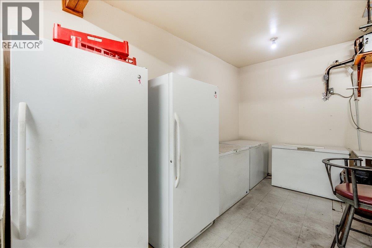 932 And 938 Columbia Avenue, Castlegar, BC