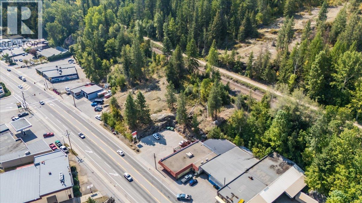 932 And 938 Columbia Avenue, Castlegar, BC