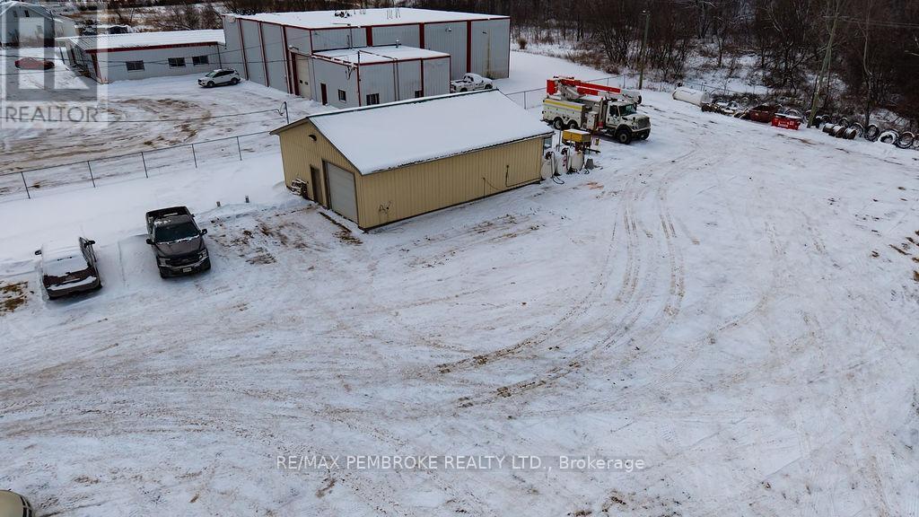 1366 Pembroke Street E, Laurentian Valley, ON