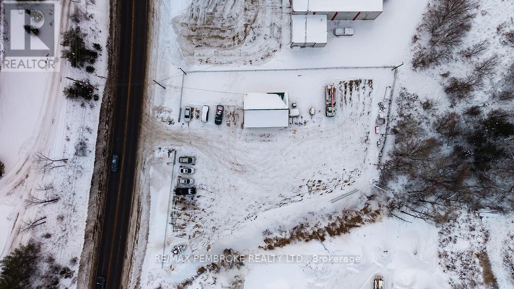 1366 Pembroke Street E, Laurentian Valley, ON