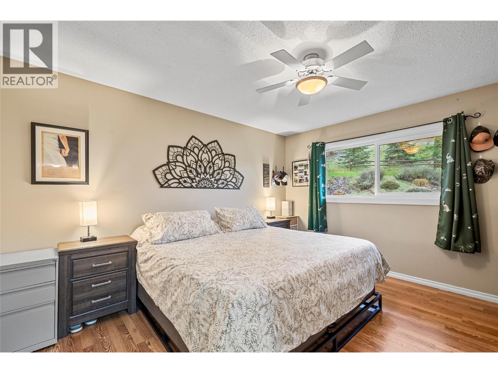 2150 1 Avenue Ne, Salmon Arm, BC - Indoor Photo Showing Bedroom