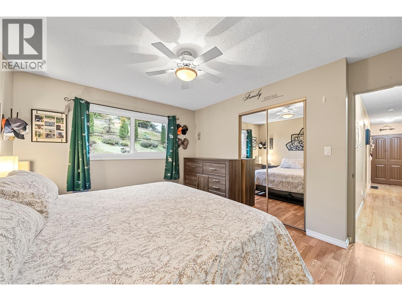 2150 1 Avenue Ne, Salmon Arm, BC - Indoor Photo Showing Bedroom