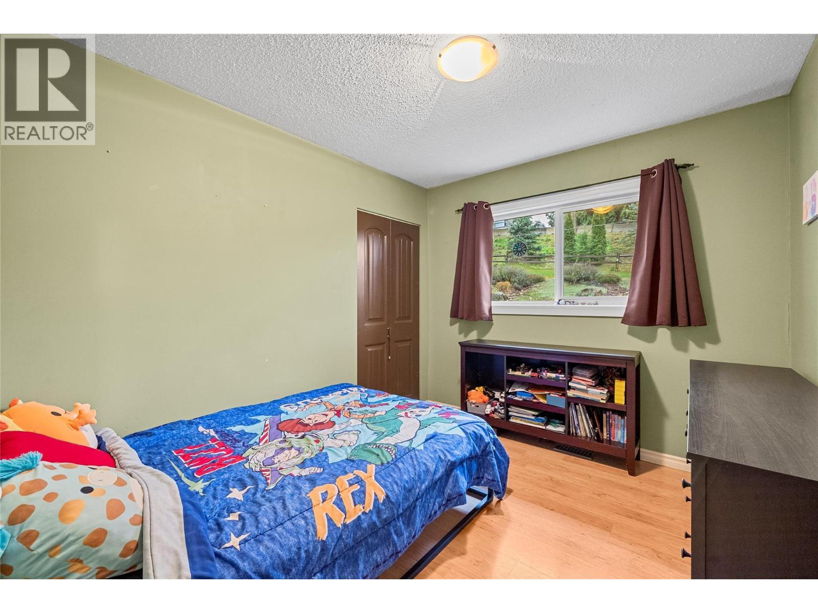 2150 1 Avenue Ne, Salmon Arm, BC - Indoor Photo Showing Bedroom