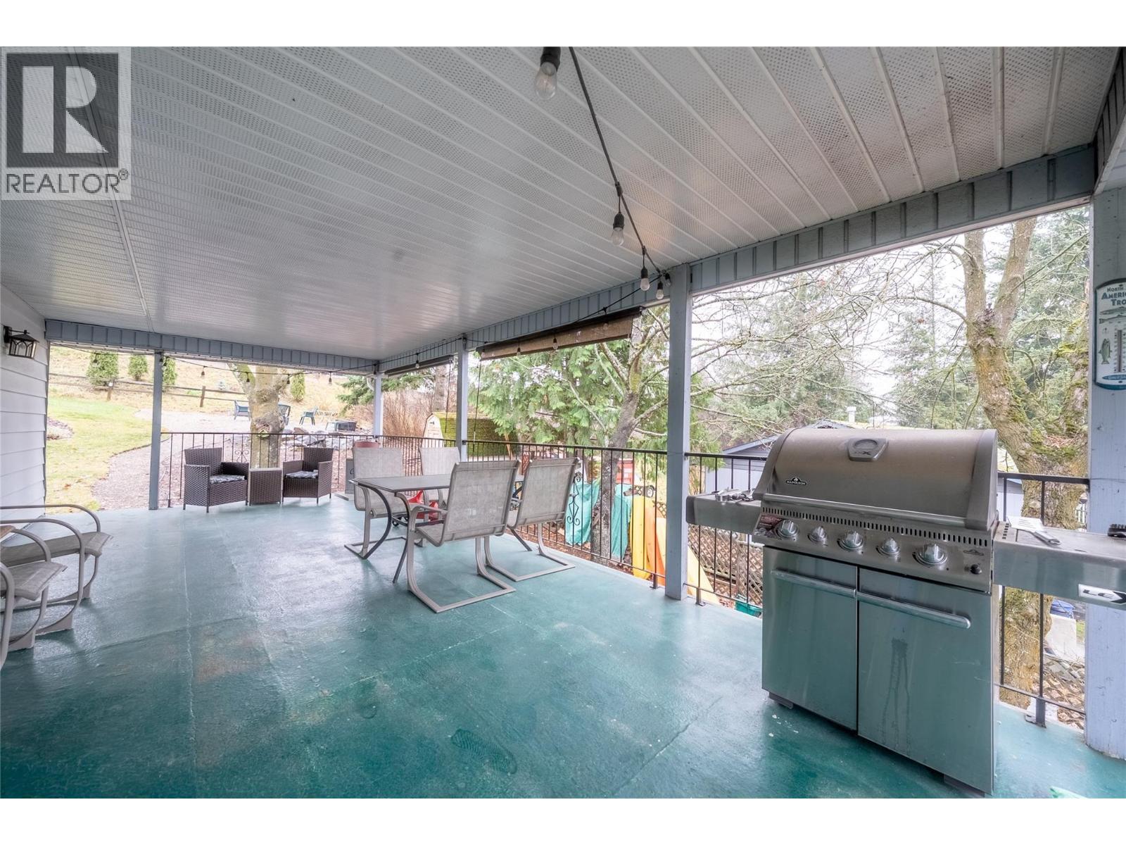 2150 1 Avenue Ne, Salmon Arm, BC - Outdoor With Deck Patio Veranda With Exterior