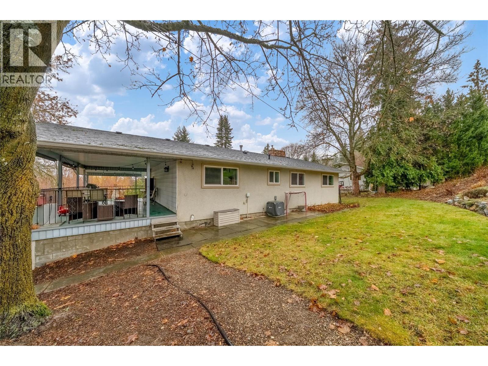 2150 1 Avenue Ne, Salmon Arm, BC - Outdoor With Deck Patio Veranda