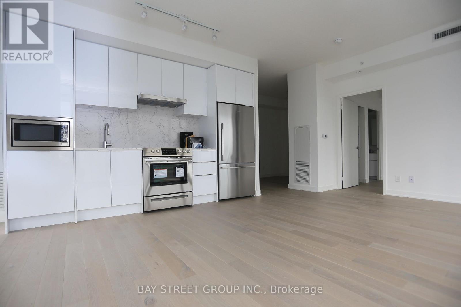 2705 - 25 Richmond Street, Toronto, ON - Indoor Photo Showing Kitchen