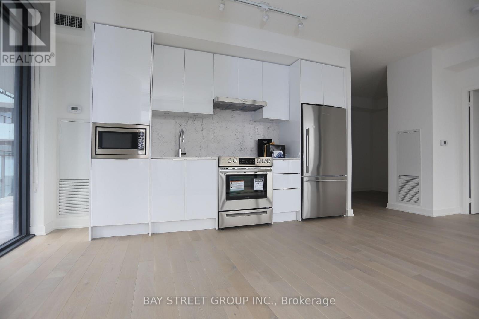 2705 - 25 Richmond Street, Toronto, ON - Indoor Photo Showing Kitchen