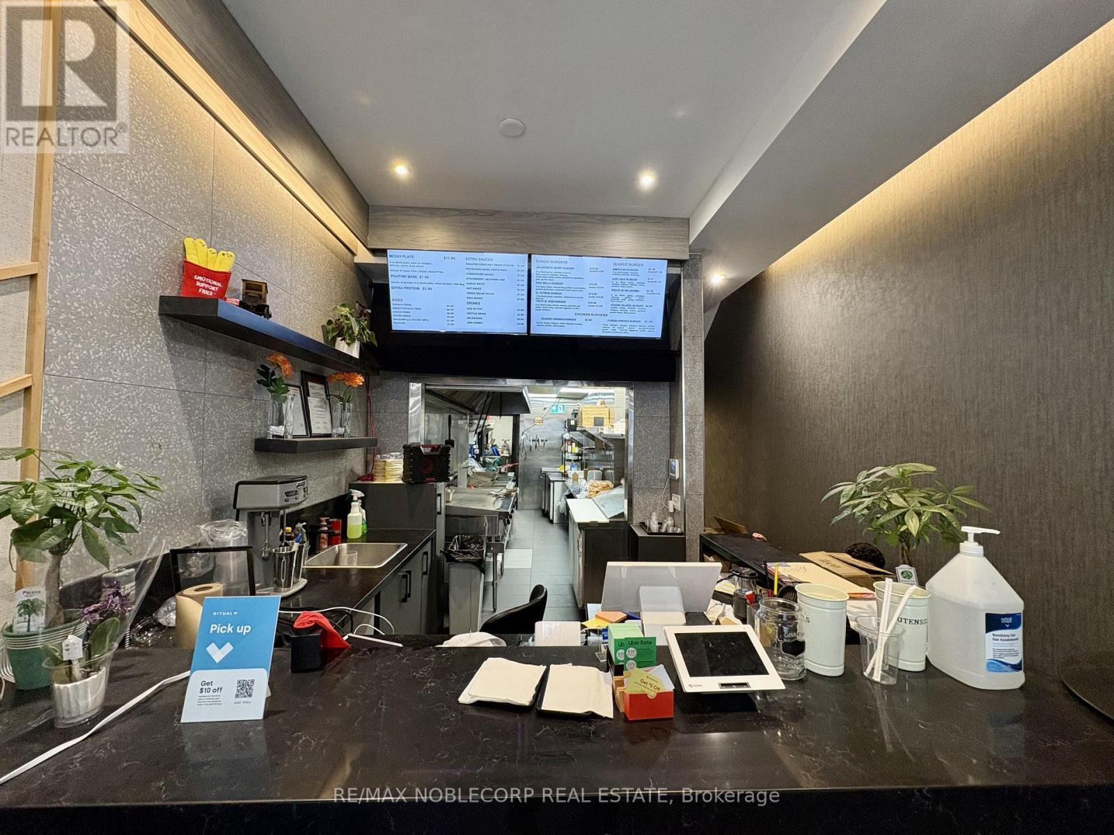 671 Queen Street W, Toronto, ON