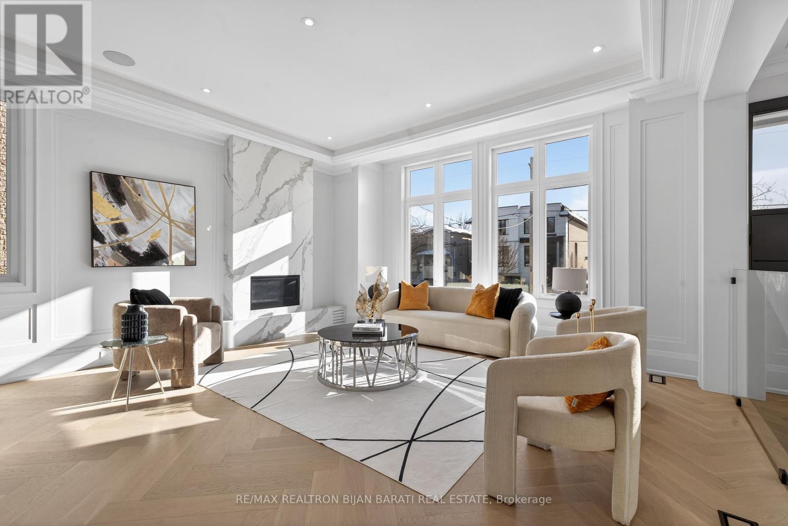 70 Abitibi Avenue, Toronto, ON - Indoor Photo Showing Living Room