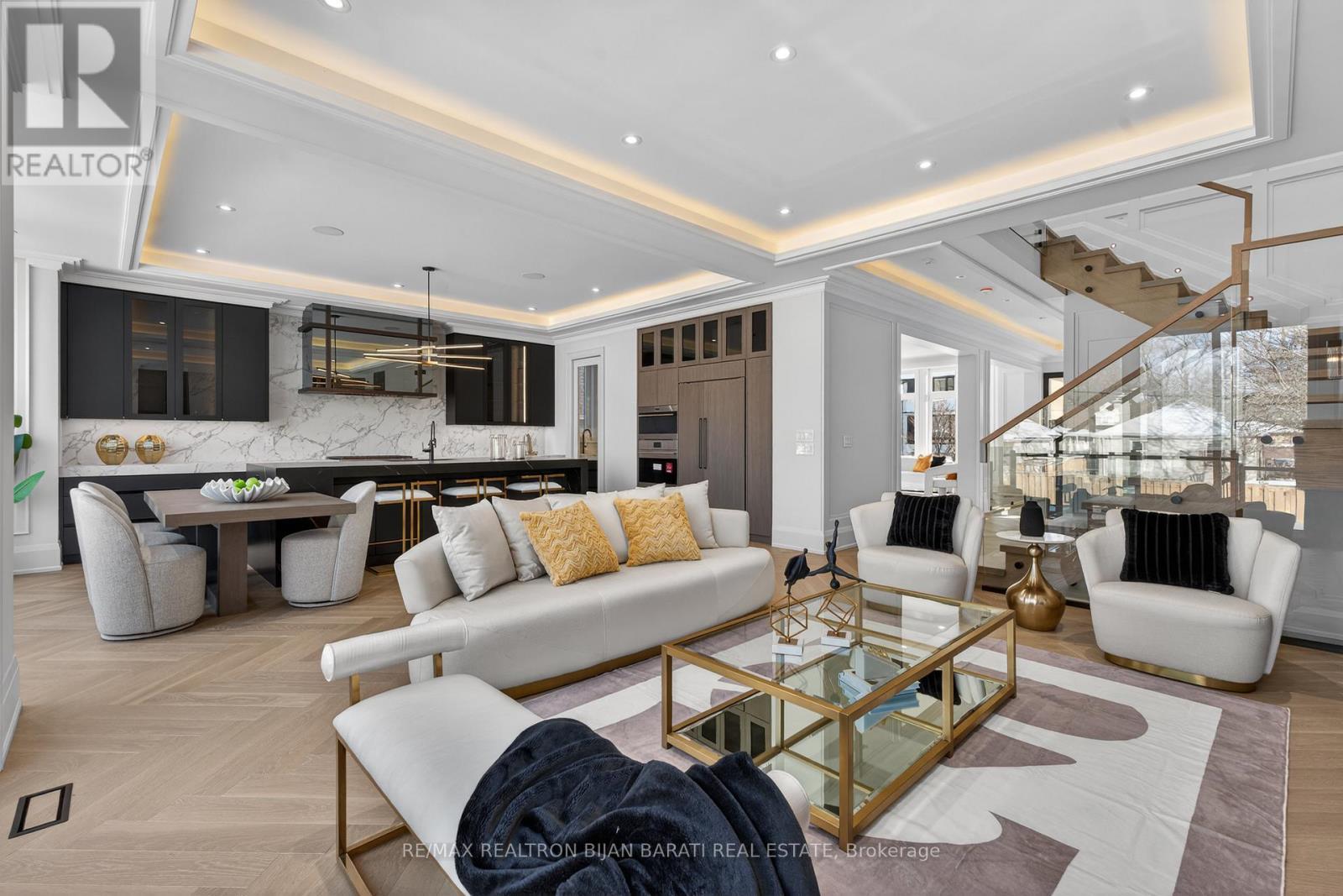 70 Abitibi Avenue, Toronto, ON - Indoor Photo Showing Living Room
